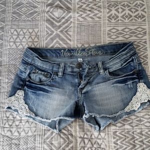 Vanilla star shorts size 3